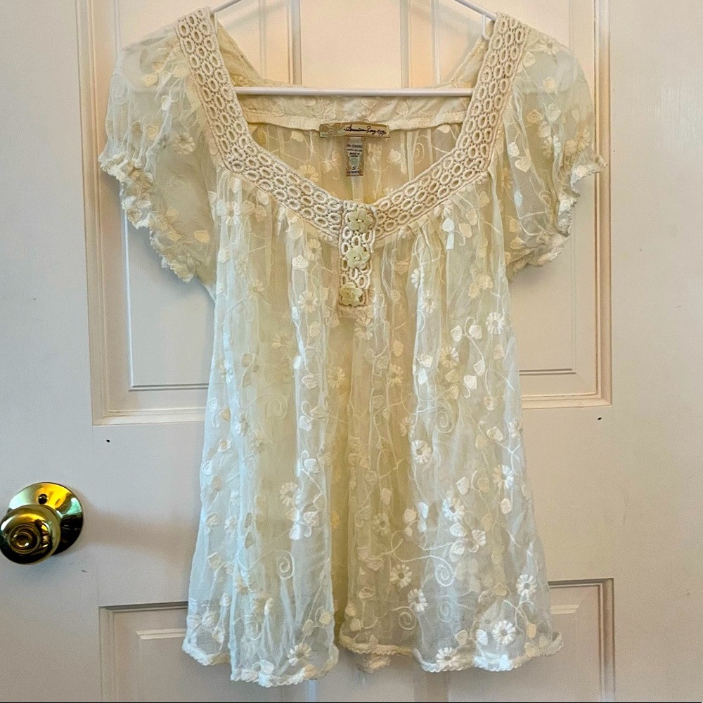 🌸 American Rag flowy sheer embroidered top